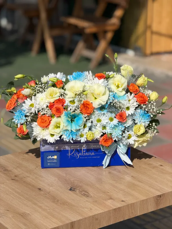 باکس گل مردانه ترکیب سرمه ای و نارنجی