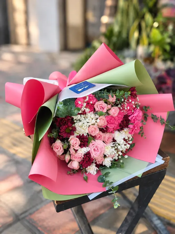 دسته گل رز مینیاتوری ترکیب صورتی