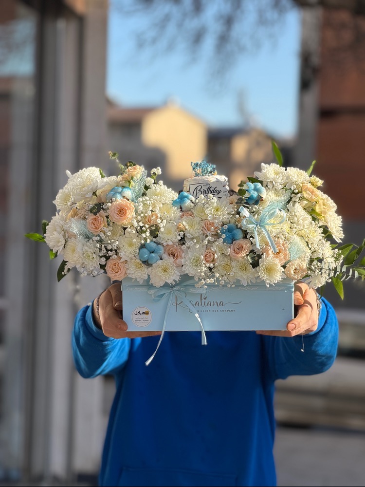 باکس گل تولد پسرانه با رنگ آبی 
