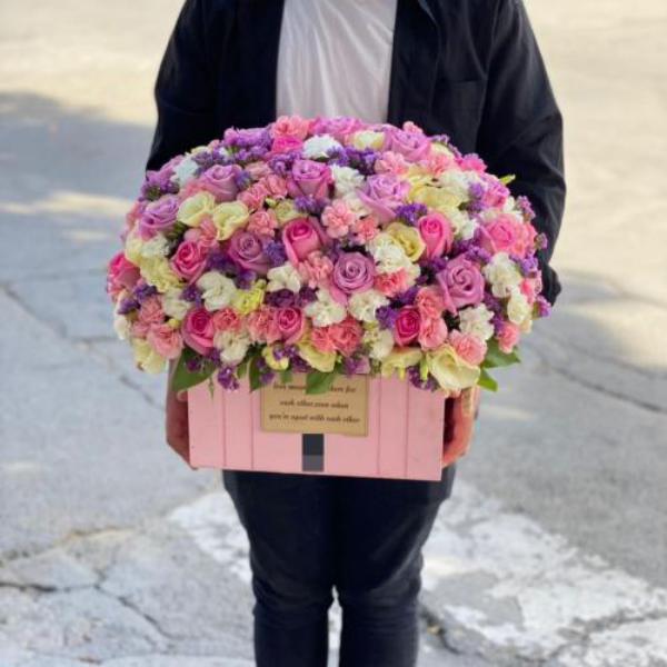 سفارش انلاین سبد گل خاستگاری در سنندج باکس گل خاستگاری جدید